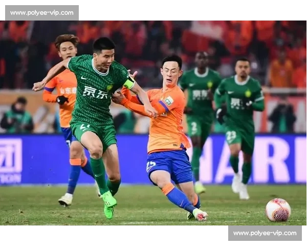 泰山队场边争议事件：彭欣力替补登场 2 分钟染红离场