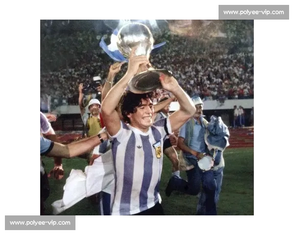 C 罗球迷为何集体推崇马拉多纳为历史第一人？