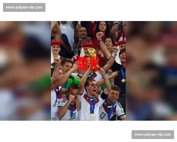 泪水与荣耀!欧冠赛场上的悲喜交加,这就是足球的魅力 泪水与荣耀!欧冠赛场上的悲喜交加,这就是足球的魅力